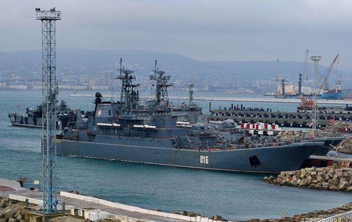 停靠叙利亚塔尔图斯港口的俄罗斯登陆舰. 苏联时代"遍地开花"
